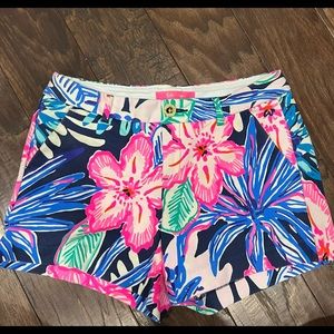 Lilly Pulitzer size 2 Callahan short.